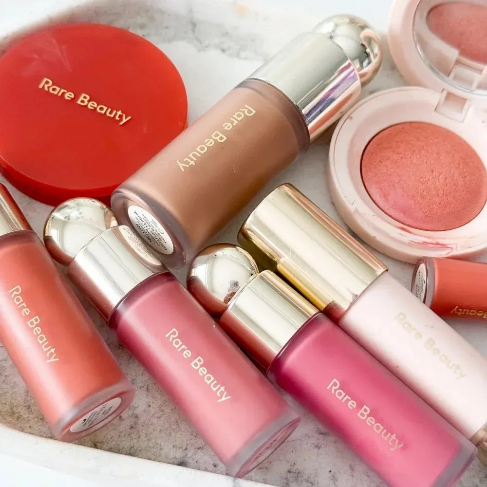 เรนเบิร์ย ซอฟท์ พินช์ ลิป สเตน - Rare Beauty Makeup Highlighter บทวิจารณ์และราคา