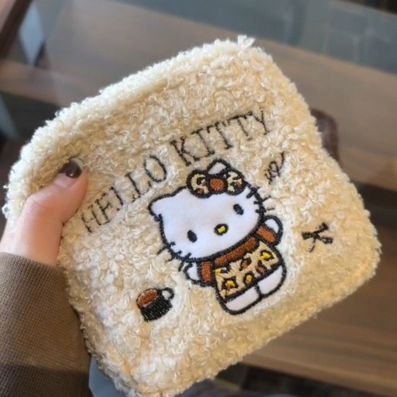 กระเป๋าเครื่องสำอาง HelloKitty - Beauty Makeup Edit บทวิจารณ์และราคา